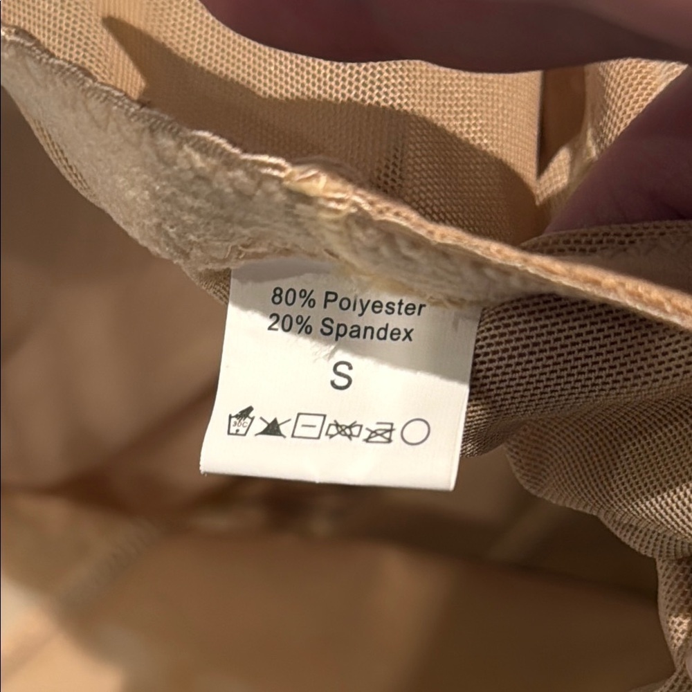 NWOT High-Waisted Shapewear Shorts Removable Pads for Hips - Picture 3 of 5